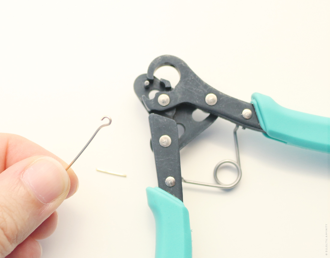 Learn how to make a jewelry head pin on Eclectic Affinity