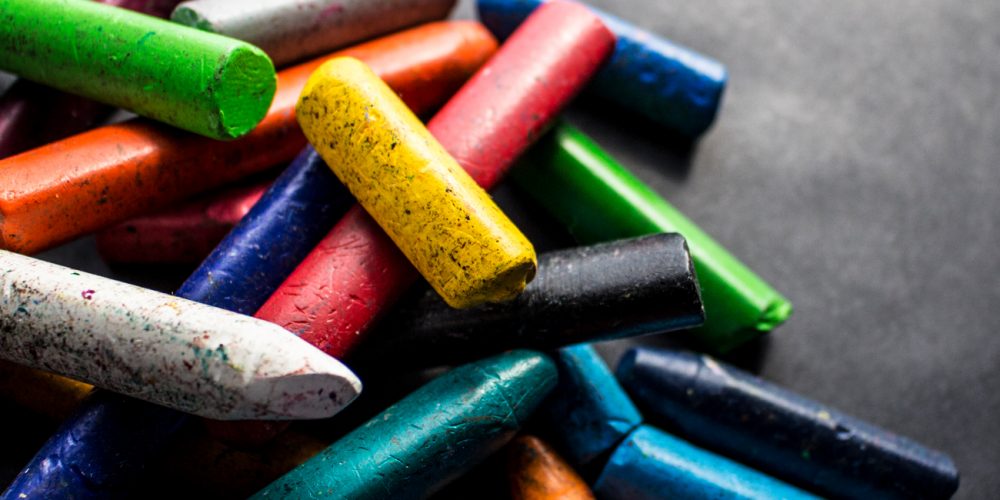 Crayons in a Pile; © Pixelumina